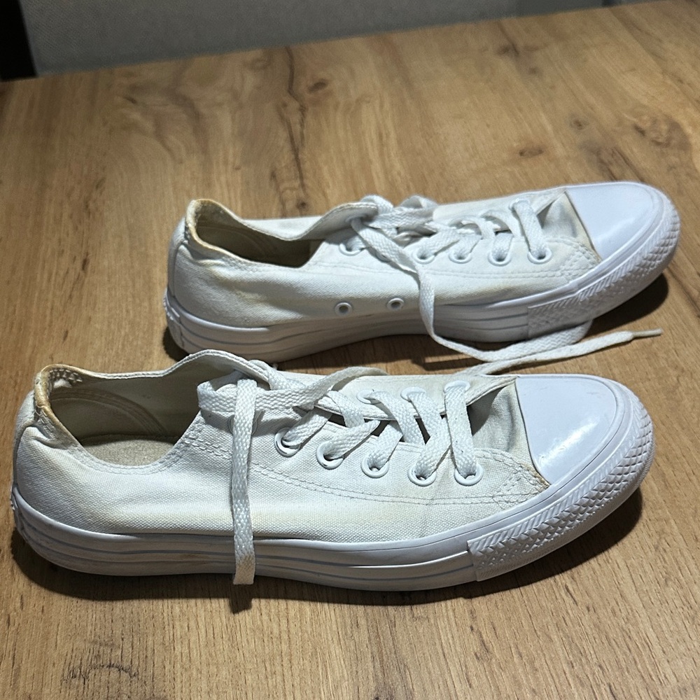 Classic all White converse chuck Taylor’s women 8 - Picture 3 of 8